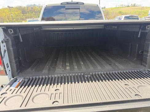 Used 2024 Nissan Titan PRO-4X w/ Pro-4x Convenience Package image 3