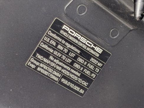 Used 2022 Porsche Macan image 26