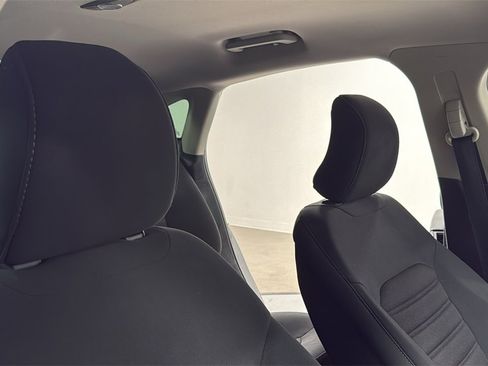 Used 2017 Ford Fusion SE image 19