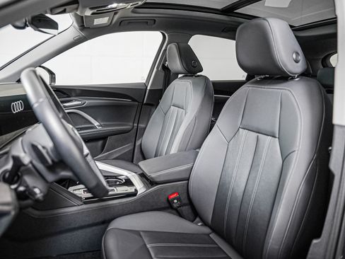 Certified 2025 Audi Q5 Premium w/ Convenience Package AWD/4WD image 12