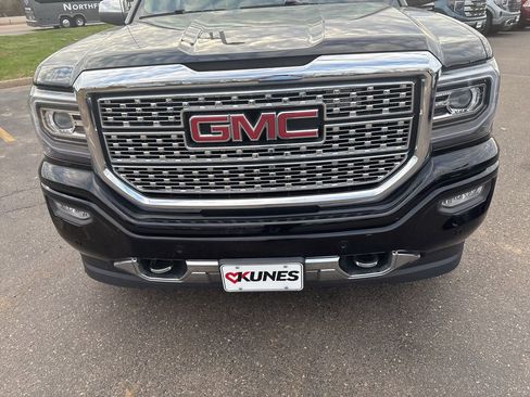 Used 2018 GMC Sierra 1500 Denali w/ Denali Ultimate Package image 3