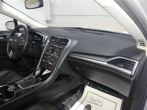 Used 2016 Ford Fusion Titanium AWD/4WD image 24