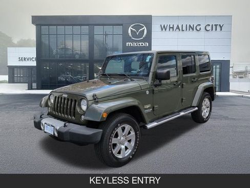 Used 2015 Jeep Wrangler Unlimited Sahara w/ Dual Top Group AWD/4WD image 2