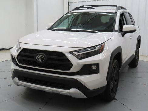 Used 2024 Toyota RAV4 Adventure w/ Convenience Package AWD/4WD image 8