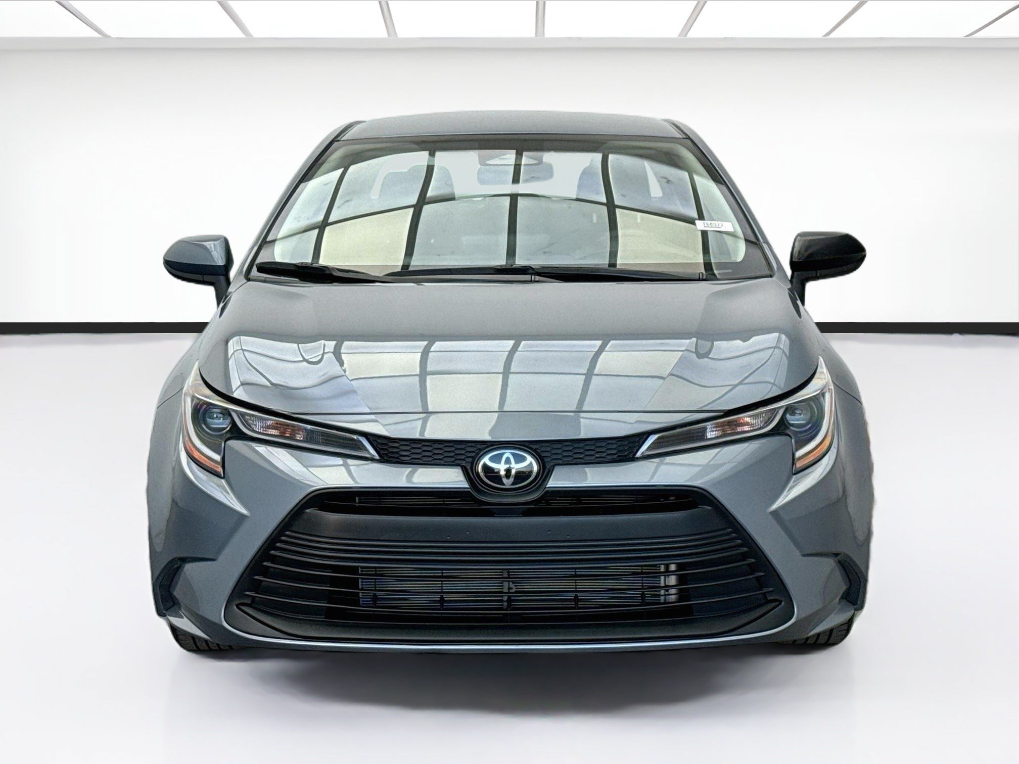 Used 2025 Toyota Corolla LE FWD image 2