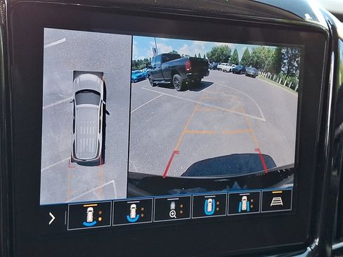 Used 2020 Chevrolet Traverse LT w/ LT Premium Package AWD/4WD image 30