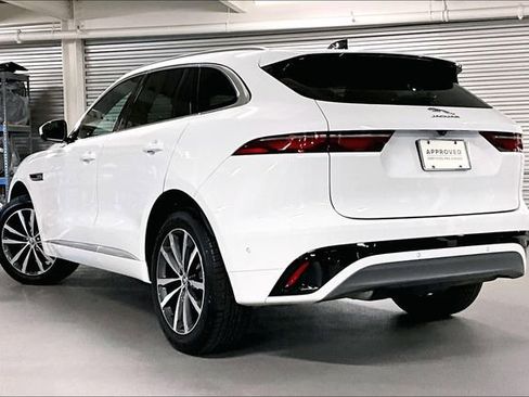Certified 2025 Jaguar F-PACE R-Dynamic S image 10