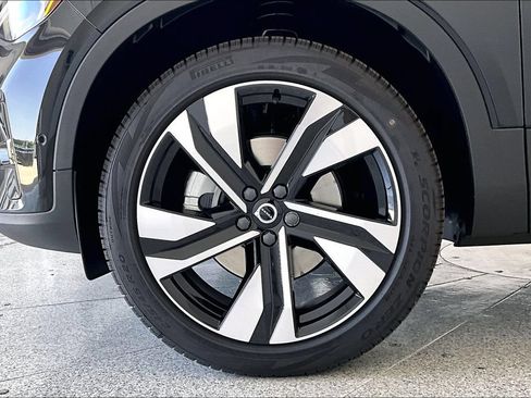 New 2026 Volvo XC40 B5 Ultra w/ Protection Package Premier AWD/4WD image 30