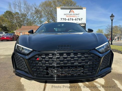 Used 2022 Audi R8 V10 w/ Premium Package RWD image 3