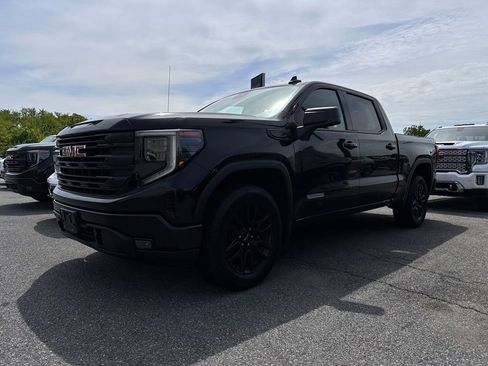 Used 2023 GMC Sierra 1500 Elevation AWD/4WD image 2