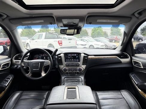 Used 2017 GMC Yukon Denali w/ Open Road Package AWD/4WD image 27