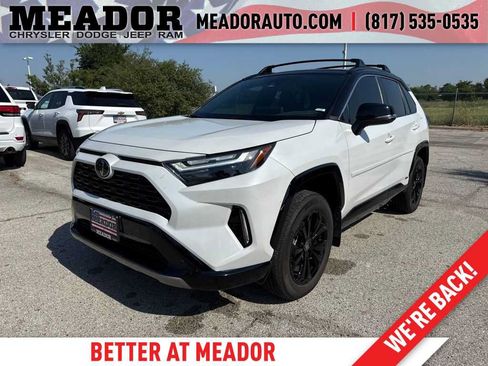 Used 2025 Toyota RAV4 XSE AWD/4WD image 1