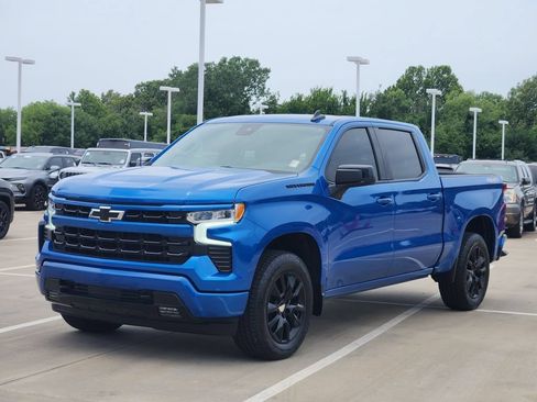 Used 2023 Chevrolet Silverado 1500 RST AWD/4WD image 3