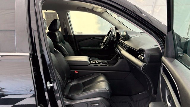 Used 2025 Honda Pilot EX-L image 24