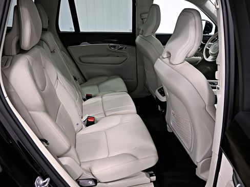 Used 2019 Volvo XC90 T6 Momentum w/ Advanced Package AWD/4WD image 30