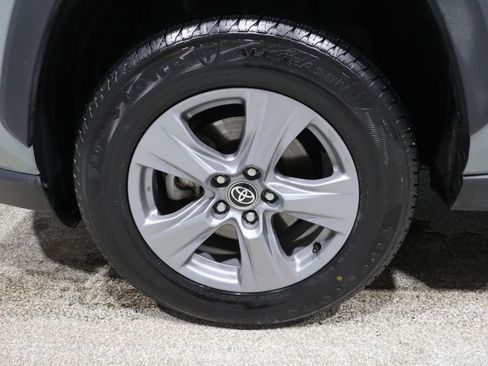 Used 2022 Toyota RAV4 XLE image 9