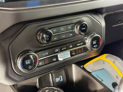 Used 2024 Ford Bronco Badlands image 15