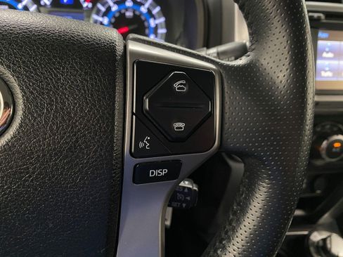 Used 2018 Toyota 4Runner SR5 AWD/4WD image 18