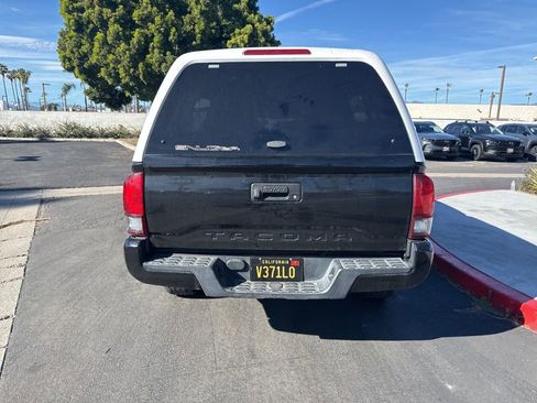 Used 2018 Toyota Tacoma SR w/ SR Convenience Package image 19