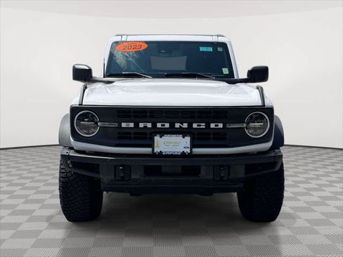 Used 2023 Ford Bronco Black Diamond w/ Sasquatch Package AWD/4WD image 2