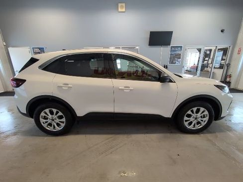 Certified 2024 Ford Escape Active AWD/4WD image 6