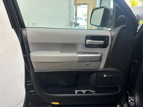 Used 2019 Toyota Sequoia Limited w/ Safety & Convenience Package AWD/4WD image 23