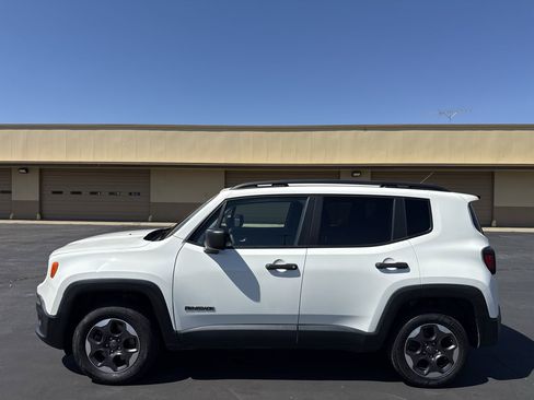 Used 2017 Jeep Renegade Sport w/ Power & Air Group AWD/4WD image 4