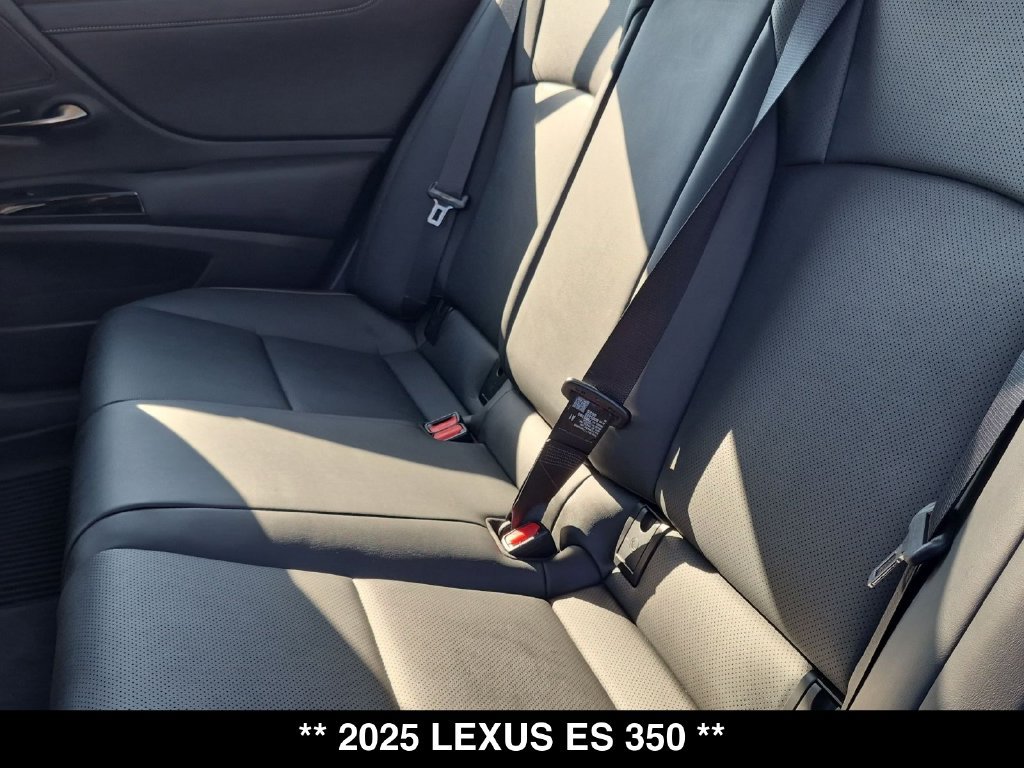 Used 2025 Lexus ES 350 w/ Accessory Package (Z2) FWD image 3