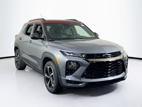 Used 2021 Chevrolet TrailBlazer RS w/ Sun and Liftgate Package image 3