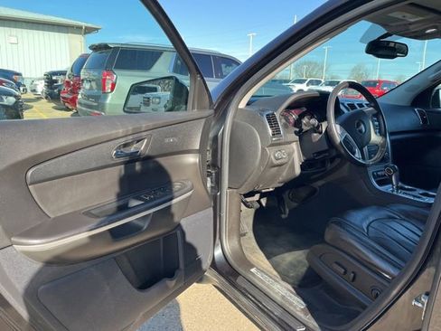 Used 2010 GMC Acadia SLT w/ Technology Package image 9