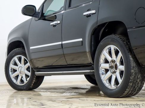 Used 2009 GMC Yukon Denali AWD/4WD image 11