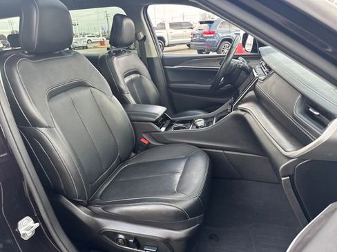 Used 2022 Jeep Grand Cherokee L Limited image 13