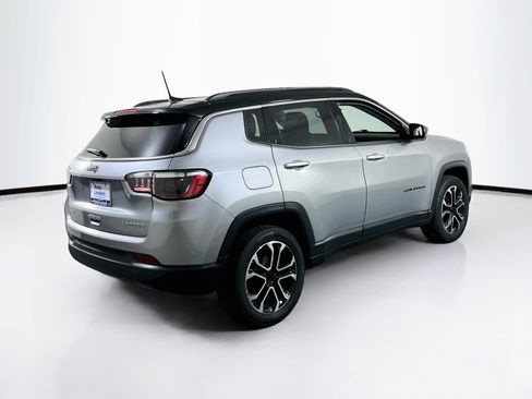 Used 2022 Jeep Compass Limited w/ Sun and Sound Group AWD/4WD image 5