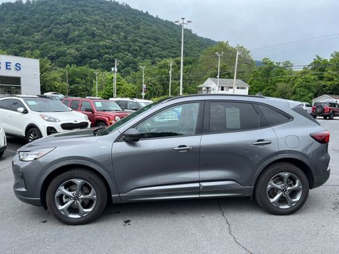 Certified 2023 Ford Escape ST-Line w/ Tech Pack #1 AWD/4WD image 7