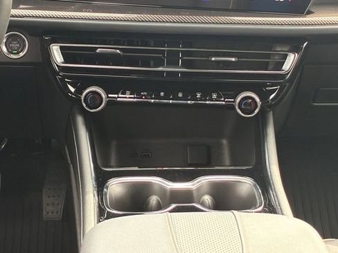 New 2026 Chevrolet Traverse High Country w/ LPO, Floor Liner Package AWD/4WD image 20