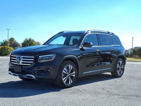 Used 2025 Mercedes-Benz GLB 250 image 3