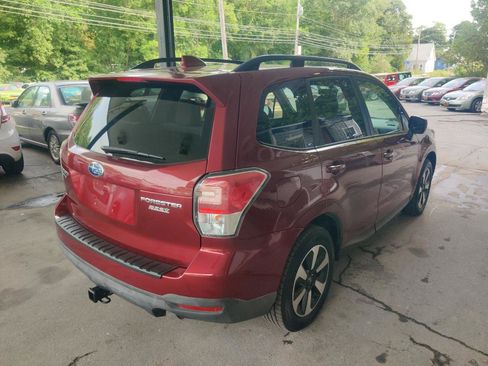 Used 2017 Subaru Forester 2.5i Premium AWD/4WD image 6