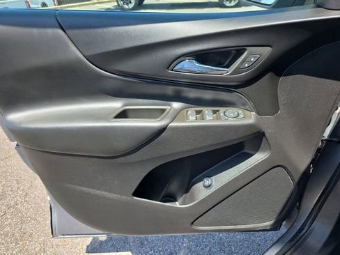 Used 2023 Chevrolet Equinox LT FWD image 17