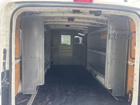 Used 2021 Nissan NV 2500 SV RWD image 14