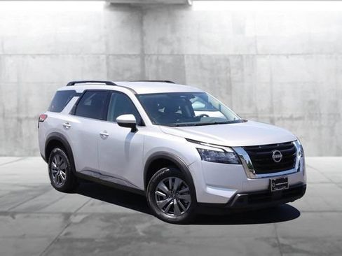 Certified 2025 Nissan Pathfinder SV AWD/4WD image 2