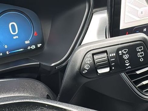 Certified 2024 Ford Escape SE w/ PHEV Premium Package image 21