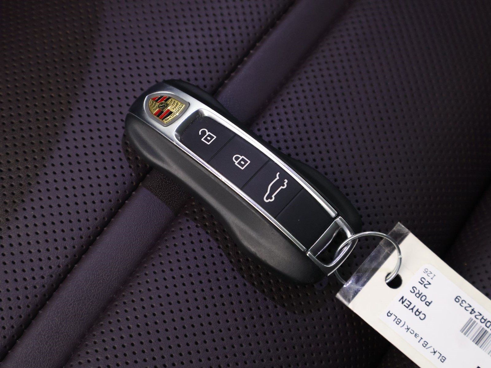 Certified 2025 Porsche Cayenne GTS AWD/4WD image 34