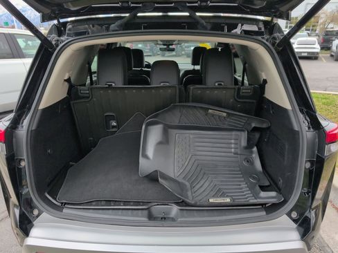 Used 2023 Nissan Pathfinder Platinum image 34