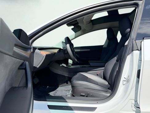 Used 2022 Tesla Model 3 Long Range image 17