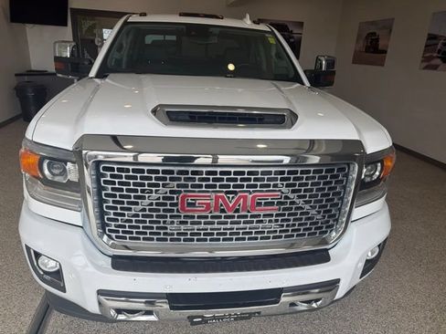 Used 2017 GMC Sierra 2500 Denali w/ Duramax Plus Package AWD/4WD image 2