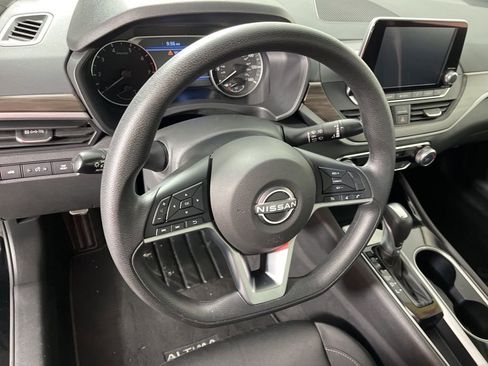 Used 2024 Nissan Altima 2.5 SV image 26