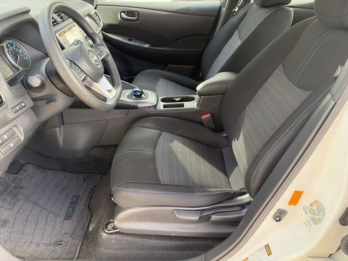 Used 2023 Nissan Leaf S image 25