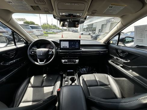 Certified 2024 Lincoln Corsair AWD w/ Equipment Group 101A image 3