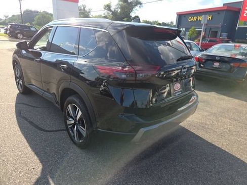 Used 2026 Nissan Rogue SL AWD/4WD image 9