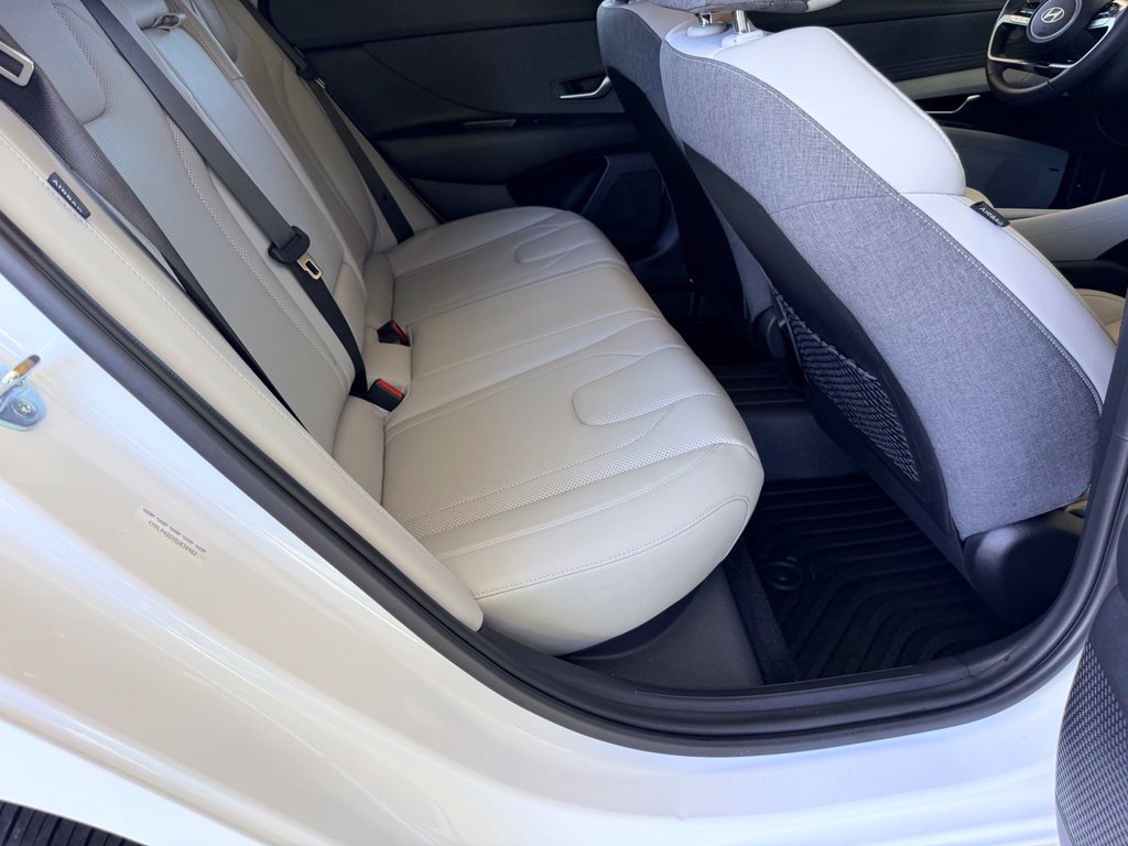 Used 2025 Hyundai Elantra Limited FWD image 36